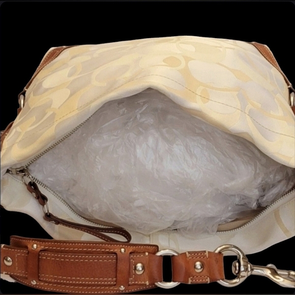 SOLD ELSEWHERE COACH Carly Lea & Canvas Sig C Hobo Shld Bag LIKE NEW & GORGEOUS! - Picture 12 of 16